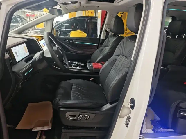 GAC Trumpchi M8 — Фото автомобиля 14