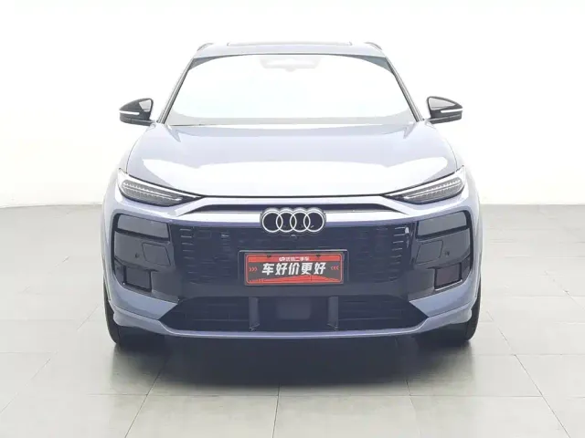 Audi Q6L e-tron — Фото автомобиля 3