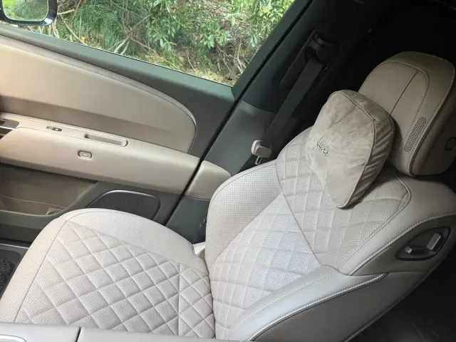 Li Auto L8 — Фото автомобиля 12