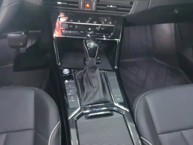 Volkswagen Passat — Фото автомобиля 16