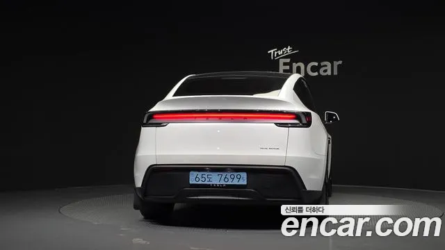 Tesla Model Y — Фото автомобиля 4