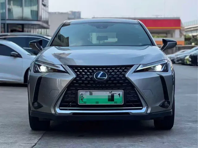 Lexus UX — Фото автомобиля 2