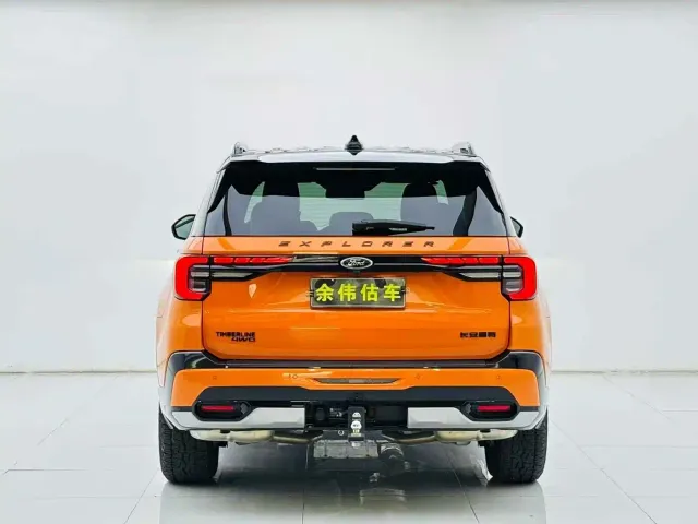 Ford Explorer — Фото автомобиля 5