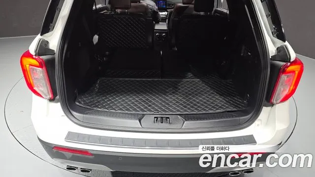 Ford Explorer Explorer 6 поколение 3.0 Platinum 4WD — Фото автомобиля 20