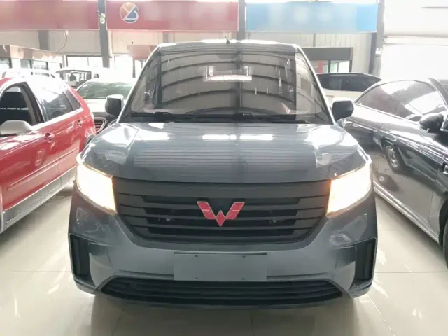 Wuling Hongguang Plus — Фото автомобиля 2