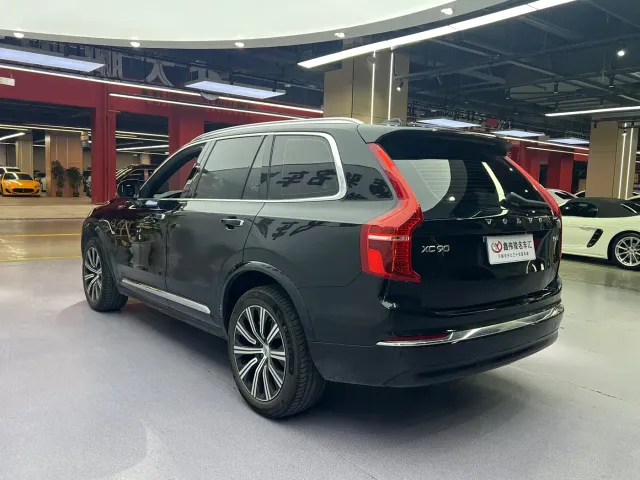 Volvo XC90 — Фото автомобиля 17