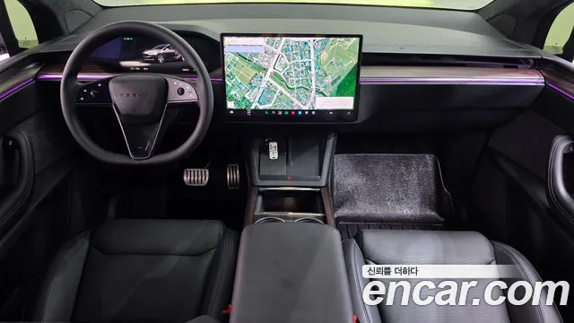 Tesla Model X — Фото автомобиля 7
