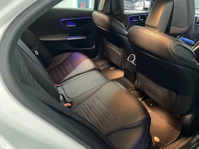 Mercedes-Benz C-Class — Фото автомобиля 12