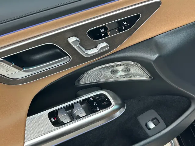 Mercedes-Benz E-Class — Фото автомобиля 11