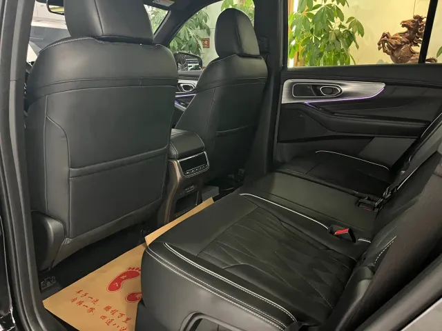GAC Trumpchi GS8 — Фото автомобиля 7