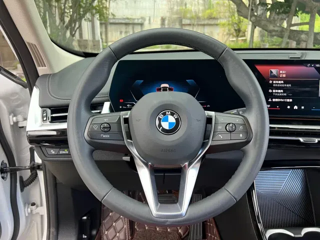 BMW X1 — Фото автомобиля 11