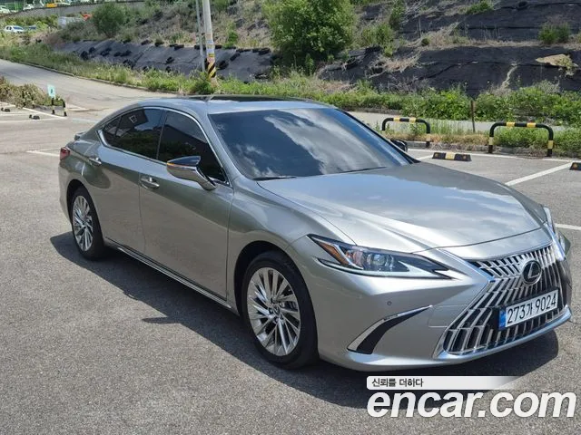 Lexus ES — Фото автомобиля 5