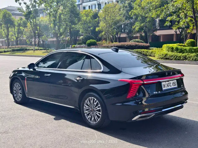 Hongqi H5 — Фото автомобиля 14
