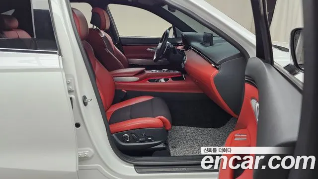 Genesis GV70 — Фото автомобиля 16
