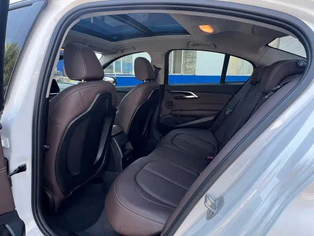 BMW 1 Series — Фото автомобиля 9
