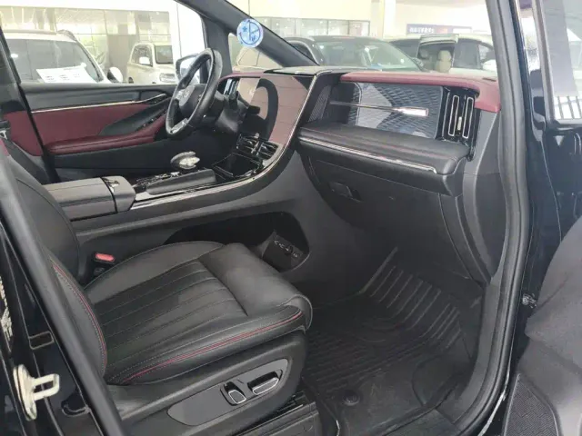 GAC Trumpchi M8 — Фото автомобиля 13
