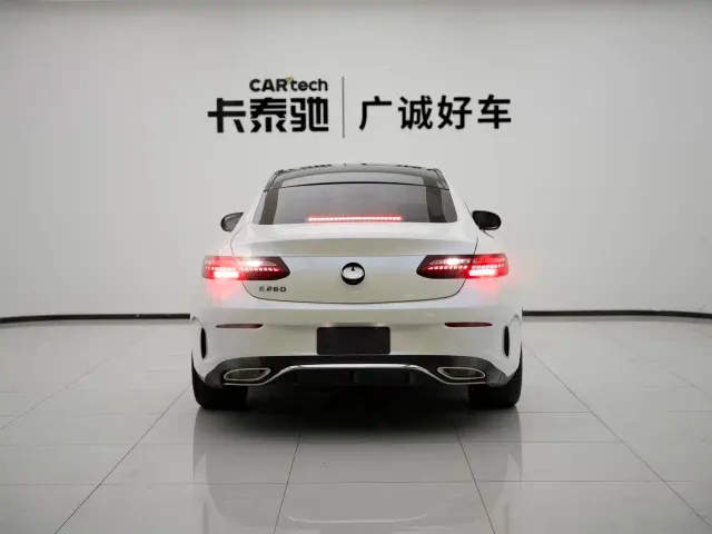 Mercedes-Benz E-Class — Фото автомобиля 17