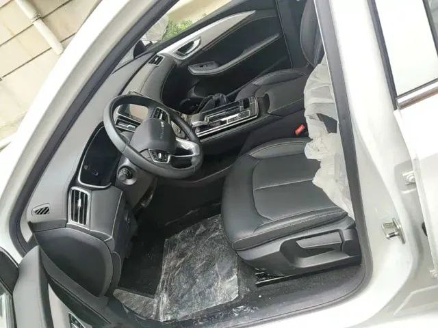 Roewe i6 MAX EV — Фото автомобиля 14