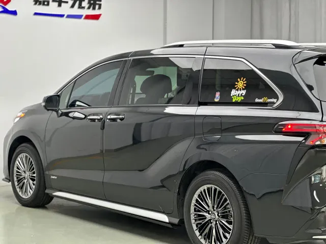 Toyota Granvia — Фото автомобиля 13