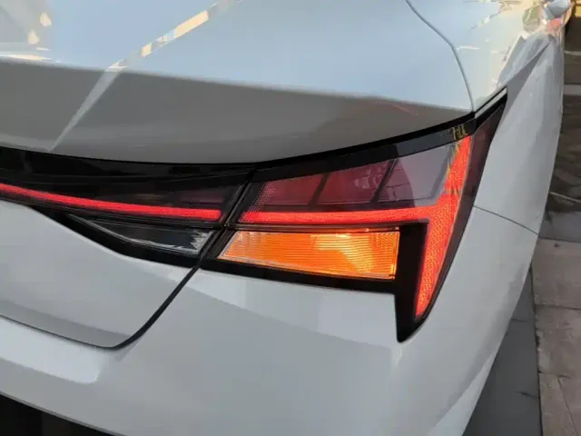 Hyundai Elantra — Фото автомобиля 7