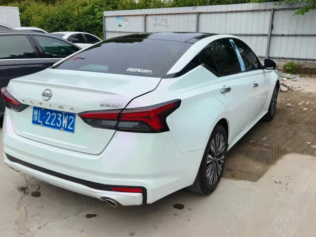 Nissan Teana — Фото автомобиля 4