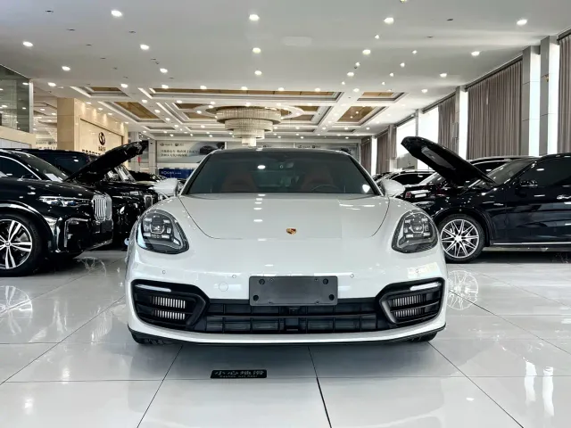 Porsche Panamera — Фото автомобиля 3