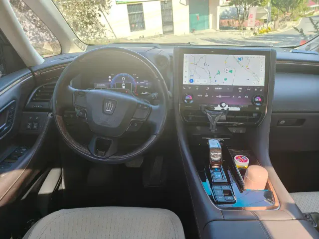 Toyota Vellfire — Фото автомобиля 13