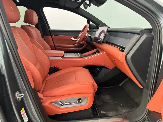 BYD Tang L — Фото автомобиля 12