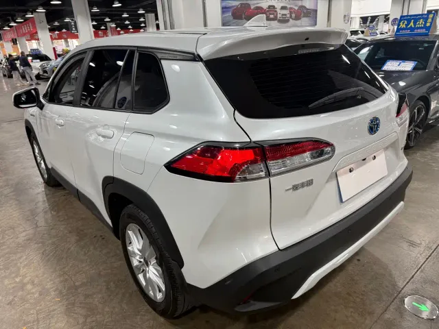 Toyota Corolla Cross — Фото автомобиля 6
