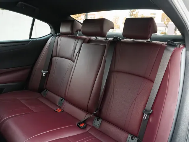 Lexus ES — Фото автомобиля 26