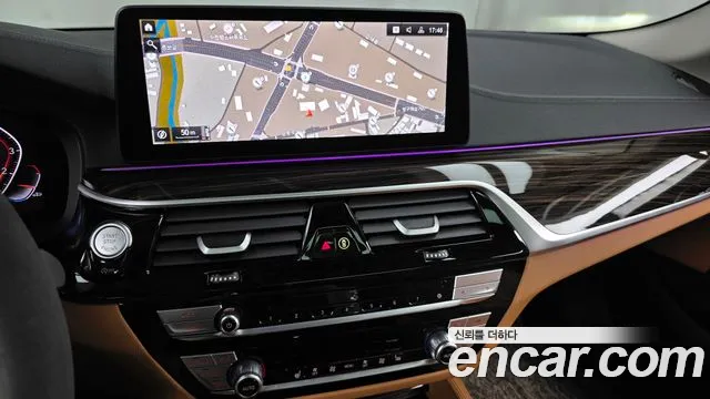 BMW 5 Series G30 — Фото автомобиля 19