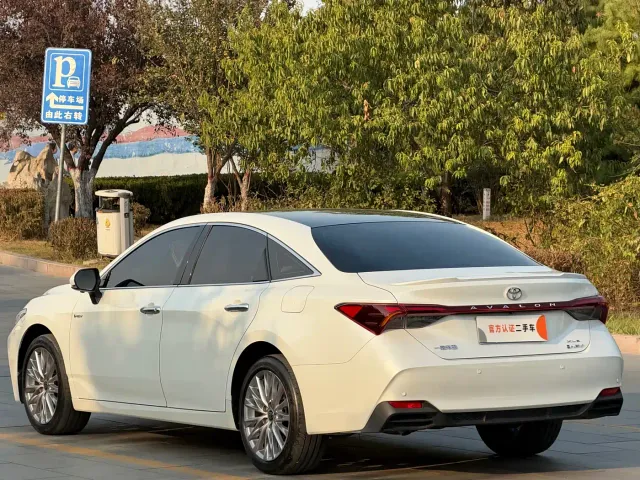 Toyota Avalon — Фото автомобиля 5