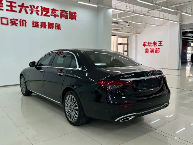 Mercedes-Benz E-Class — Фото автомобиля 13