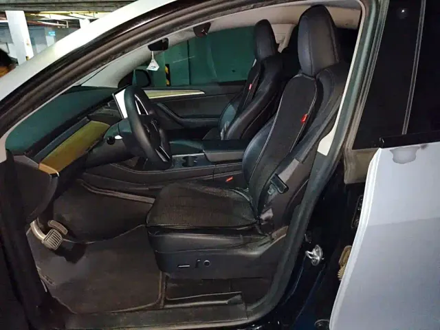 Tesla Model Y — Фото автомобиля 7