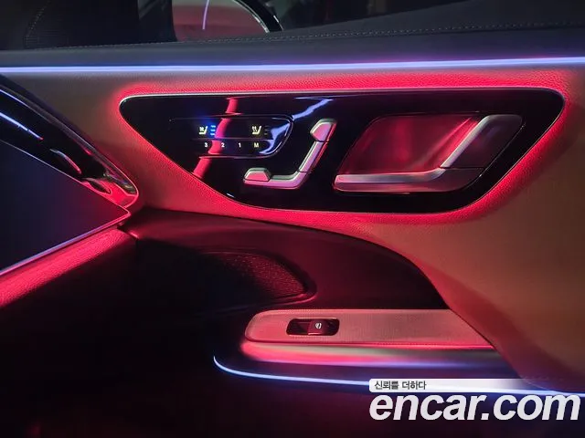 Mercedes-Benz E-Class — Фото автомобиля 14