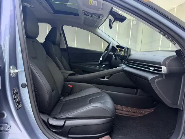 Hyundai Elantra — Фото автомобиля 5