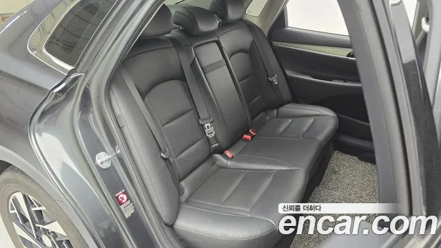 Hyundai Grandeur Grandeur (New) Hybrid — Фото автомобиля 12