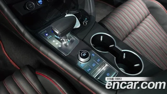 Genesis G70 Новый G70 Бензин 2.5T 2WD — Фото автомобиля 9