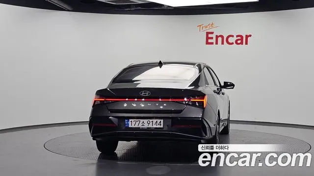 Hyundai Avante — Фото автомобиля 4