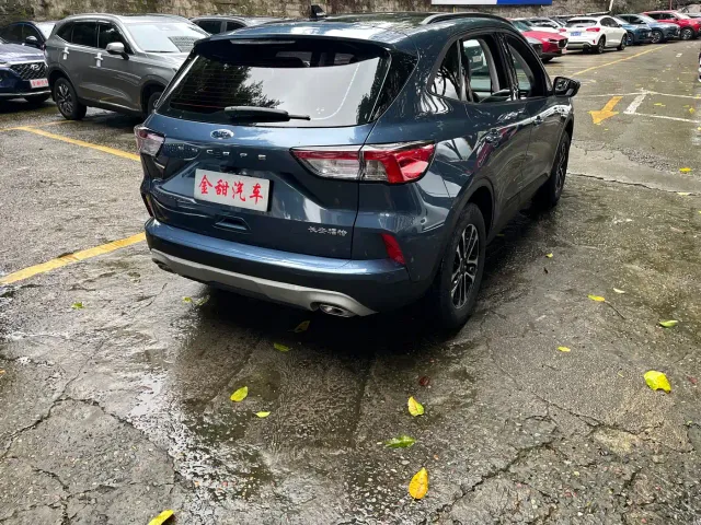Ford Escape — Фото автомобиля 6