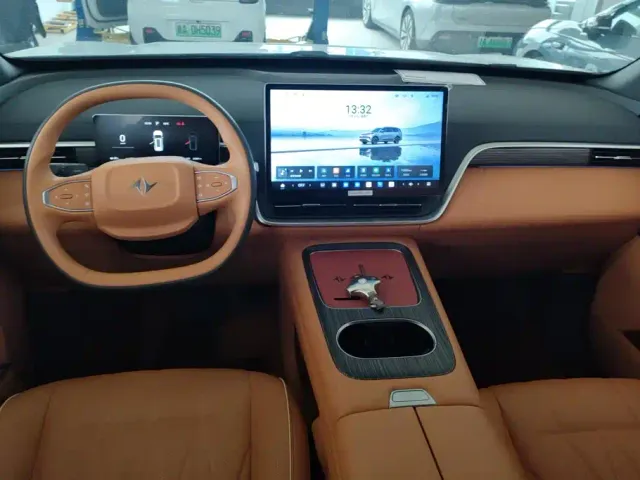 Dongfeng eπ 008 — Фото автомобиля 12