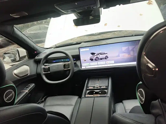 Lynk & Co 900 — Фото автомобиля 12