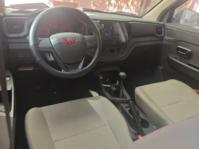 Wuling Hongguang V — Фото автомобиля 12