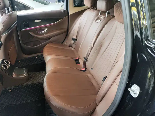 Mercedes-Benz E-Class — Фото автомобиля 16