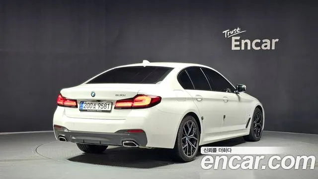 BMW 5-Series — Фото автомобиля 2