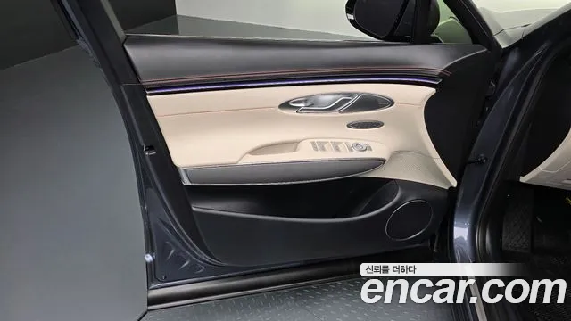 Genesis GV70 — Фото автомобиля 13