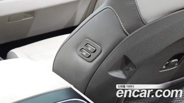 Kia Carnival Generation 4 — Фото автомобиля 29