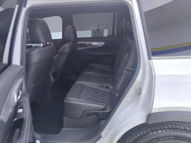 GAC Trumpchi GS8 — Фото автомобиля 11