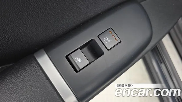Hyundai Grandeur Grandeur (GN7) 2.5 Бензин 2WD — Фото автомобиля 17
