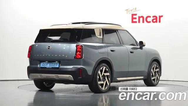 MINI Countryman Electric 3rd Gen — Фото автомобиля 2